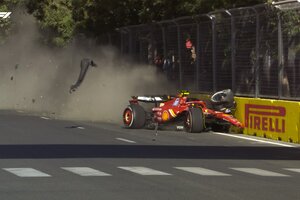 Así fue el choque entre Carlos Sainz y Checo Pérez en Bakú (Fuente: Redes sociales)