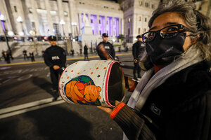 Cacerolazo contra Milei mientras presentaba el Presupuesto 2025 (Fuente: EFE)