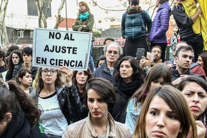 La motosierra ya tiene una hoja de ruta para destruir a la educación y la ciencia (Fuente: Leandro Teysseire)