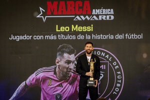 Messi fue condecorado por ser el jugador con más títulos de la historia