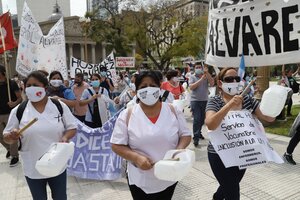 Protesta de enfermeros frente a la sede de gobierno porteño