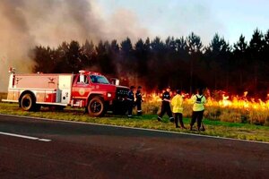 Incendios en Corrientes: por precaución evacuaron un hotel con más de 30 huéspedes a la vera del río Paraná