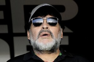 Un médico inexperto y un cuadro crítico: a 22 años del día que Diego Maradona gambeteó a la muerte