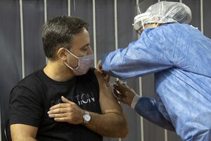 Fernán Quirós adelantó que si llegan más dosis la semana que viene convocarán a vacunarse a mayores de 55