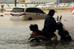 China: al menos 25 muertos y 200.000 evacuados por inundaciones