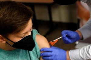 Comenzó la vacunación en menores: ¿cuándo se aplicará la segunda dosis?