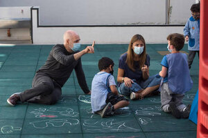 Horacio Rodríguez Larreta y Soledad Acuña rompieron el protocolo sanitario visitando jardines y escuelas