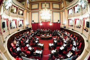 Senadores del Frente de Todos dicen que  "hay una falta de voluntad absoluta por parte de la oposición" para tratar la reforma impositiva