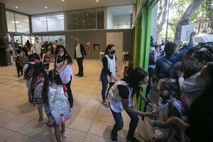 No habrá más "hora libre" en la Ciudad: el Gobierno anunció un plan de "escuelas bilingües"