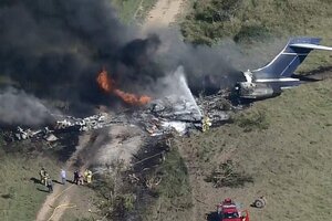 Estados Unidos: se estrelló un avión en Texas con 21 personas a bordo