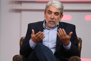 Aníbal Fernández: "Guzmán está resolviendo el tema de la deuda que para eso lo llamaron"