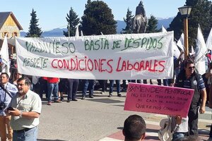 Bariloche: Gremios protestaron y denunciaron  despidos y precarización