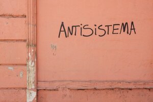 Humor: Anastasia Cuevas Cuevas y su preocupación por el avance del neopopulismo