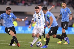 Eliminatorias: con Messi en el banco, Argentina enfrenta a Uruguay