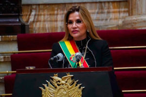 Bolivia: La presidenta de facto, Jeanine Añez anunció que retira su candidatura porque "ama la democracia"