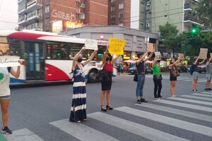 Vecinos protestaron contra la venta de Costa Salguero: "se está vulnerando el derecho al ambiente sano"
