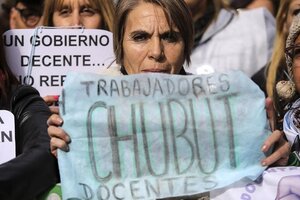 Paro nacional docente en reclamo por la agresión a maestros en Chubut