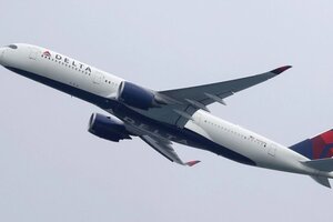 Delta Air Lines sancionará a los empleados que no se vacunen contra el Covid