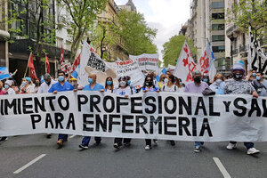 Acampe de enfermeros de la Ciudad de Buenos Aires frente a la jefatura de gobierno porteño