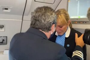 La emoción de los tripulantes del vuelo que trajo al país las vacunas contra el coronavirus: “Es lo más fuerte que ocurrió en mi carrera”