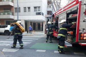 Un encargado de edificio se vistió de héroe y le salvó la vida a un joven