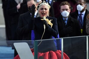 Lady Gaga brilló con su versión del himno en la asunción de Biden y Jennifer Lopez pidió “una Nación con Justicia para todos”
