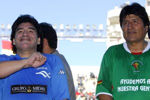 Evo Morales invocó a Diego Maradona para responderle al DT de Brasil: el día que El Diez fue héroe de Bolivia