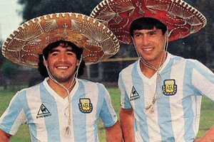 Qué pasó entre Maradona y Passarella: la pelea, el abrazo y el mensaje tras la muerte del 10