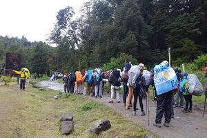 Golpean a manisfestantes que reclaman soberanía en Lago Escondido