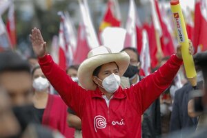 Perú: con el 99.99 por ciento de los votos contados, Pedro Castillo tiene ventaja sobre Keiko Fujimori y crece la tensión entre ambos candidatos
