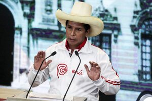 Pedro Castillo hizo una jura simbólica y reveló quién será su primer ministro