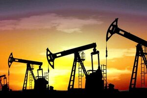 Derrumbe del precio del petróleo: Causas y consecuencias