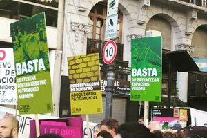 "Se va buenos Aires": vecinos de la Ciudad marchan en defensa del patrimonio porteño