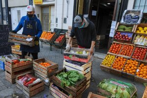 Tomate, zapallo y banana, los tres alimentos con más aumentos en el Gran Buenos Aires