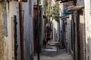 Vecinos del barrio Zavaleta denuncian la falta de agua y luz