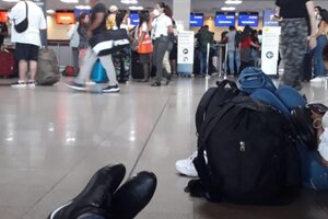 Argentinos varados en el exterior piden agilizar los vuelos de repatriación