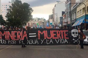 Represión y alerta ambiental tras la aprobación en Chubut de la megaminería en la meseta