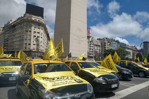 Nueva protesta de taxistas en contra de las aplicaciones de transporte
