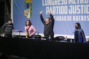 Víctor Santa María fue elegido presidente del Congreso del PJ porteño