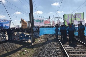 Tren Roca: corte de vías de trabajadores tercerizados en Avellaneda
