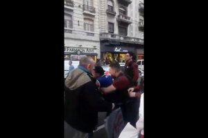 Repudio a la Policía de la Ciudad por arrestar a un vendedor de paltas 