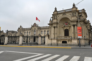 Perú: renunció la "presidenta interina" y Vizcarra se afianza en el poder (Fuente: AFP)