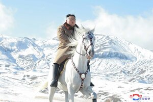 La misteriosa foto de Kim Jong-un en un caballo blanco 