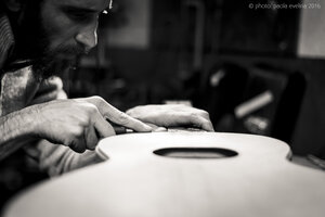 Encuentros íntimos con el luthier