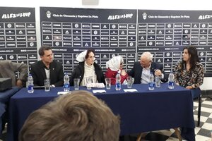 Declaran socios honorarios de Gimnasia a desaparecidos  