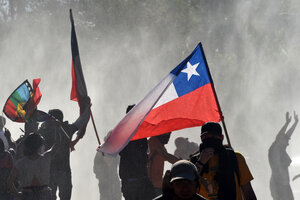 Una entrevista en El Mercurio mientras Chile estalla   (Fuente: AFP)