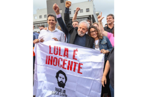 Lula prometió "amor, gratitud y trabajo" a quienes reclamaron su libertad