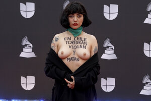 Mon Laferte en los Latin Grammy: la denuncia en el cuerpo  (Fuente: AFP)