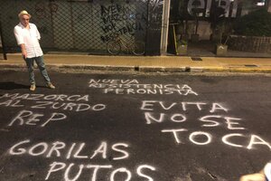Nuevas amenazas contra Rep por dibujar a Perón con un pañuelo verde al cuello