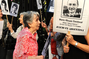 El represor "Churrasco" Sandoval, rumbo a la Argentina  
